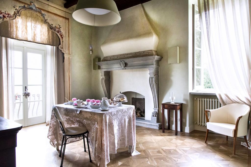 B&B Dimora Delle Donnole Bergamo Alta Room photo